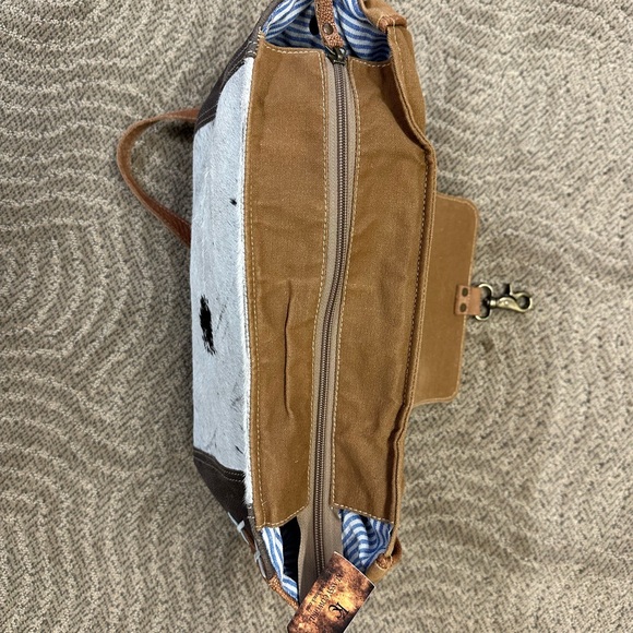 Klassy Cowgirl 16" x 12” Tote Handbag with Hair on Cowhide Leather Tooled Canvas - Picture 7 of 10